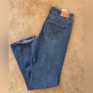 Women’s Levi size 12 jeans, 12-32